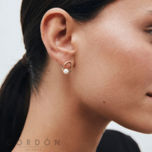 pendientes-acabado-en-oro-de-18kt-aro-articulado-arbol-vidal-vidal