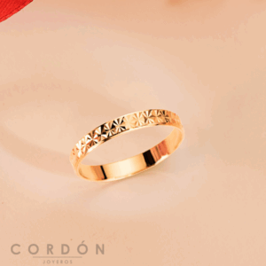 alianza-en-oro-detalle-hexagonal-4mm