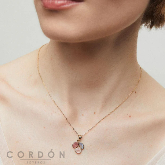 collar-acabado-en-oro-18kt-perlas-vidal-vidal