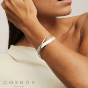 pulsera-rigida-acabado-plata-cruzada-vidal-vidal