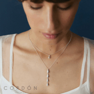 collar-acabado-plata-ovalado-rayado-vidal-vidal