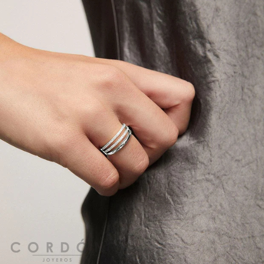 anillo-acabado-plata-entrelazado-irregular-vidal-vidal