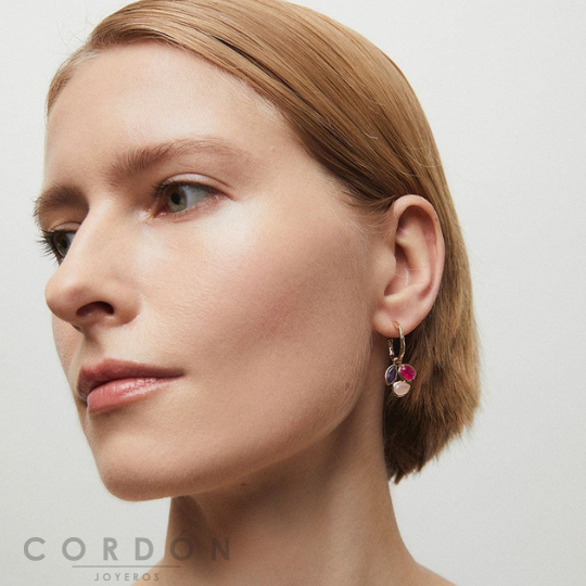 pendientes-largos-acabado-oro-18-kt-piedras-multicolor-vidal-vidal