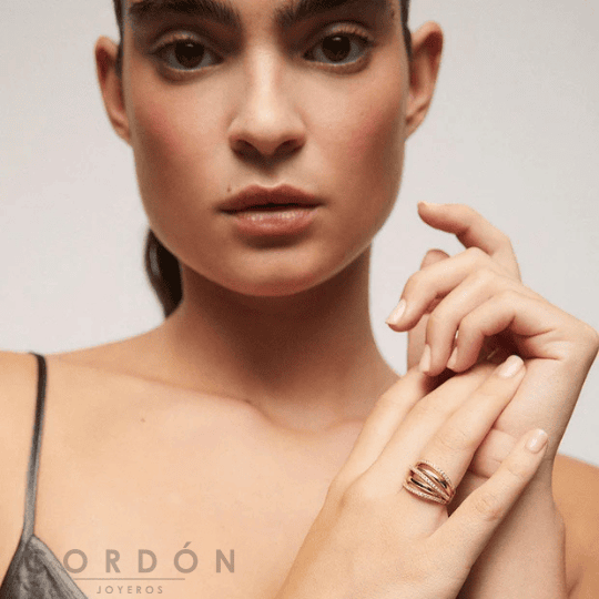 anillo-acabado-oro-18kt-tiras-brillo-rayado-vidal-vidal