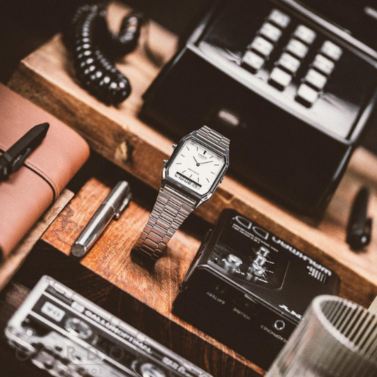 Reloj Casio Vintage AQ-230 ana-digi con estilo elegante unisex