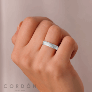 alianza-oro-blanco-18k-diamantada-mate-4mm