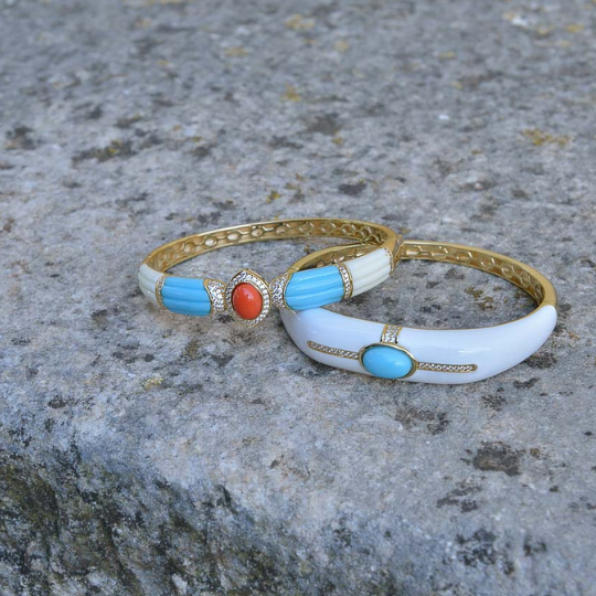 Detalle del esmalte naranja, la resina turquesa y las circonitas del brazalete Salvatore 277PM006