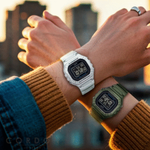 Detalle de la pantalla digital del reloj Casio W-218H-8BVEF con fecha