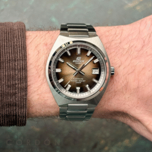 Detalle de la esfera marrón degradada y la fecha del Casio Edifice EFB-109D-5AVEF